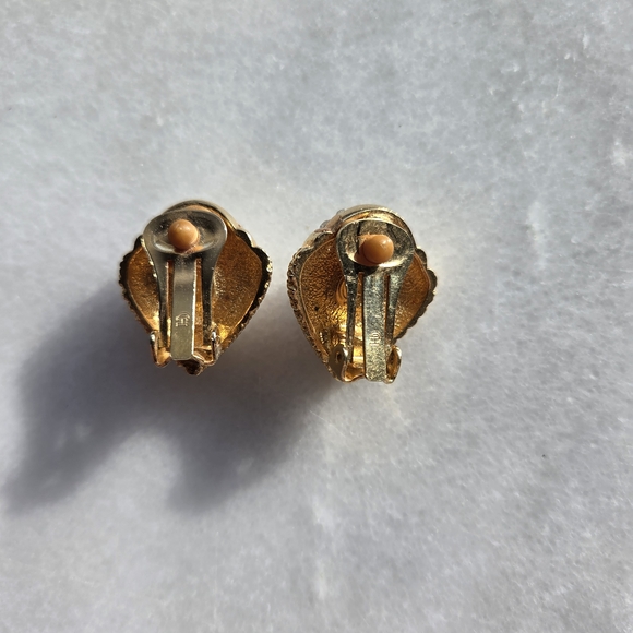 Vintage Carolina Herrera Clip-On Earrings - Picture 7 of 7